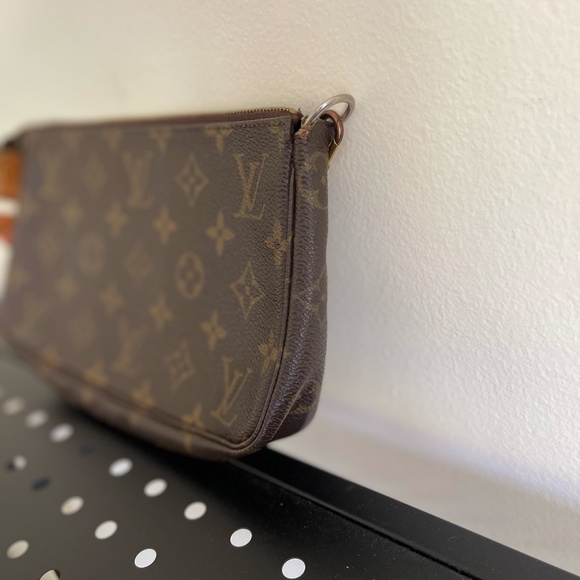 LOUIS VUITTON Pochette bag - Picture 5 of 13